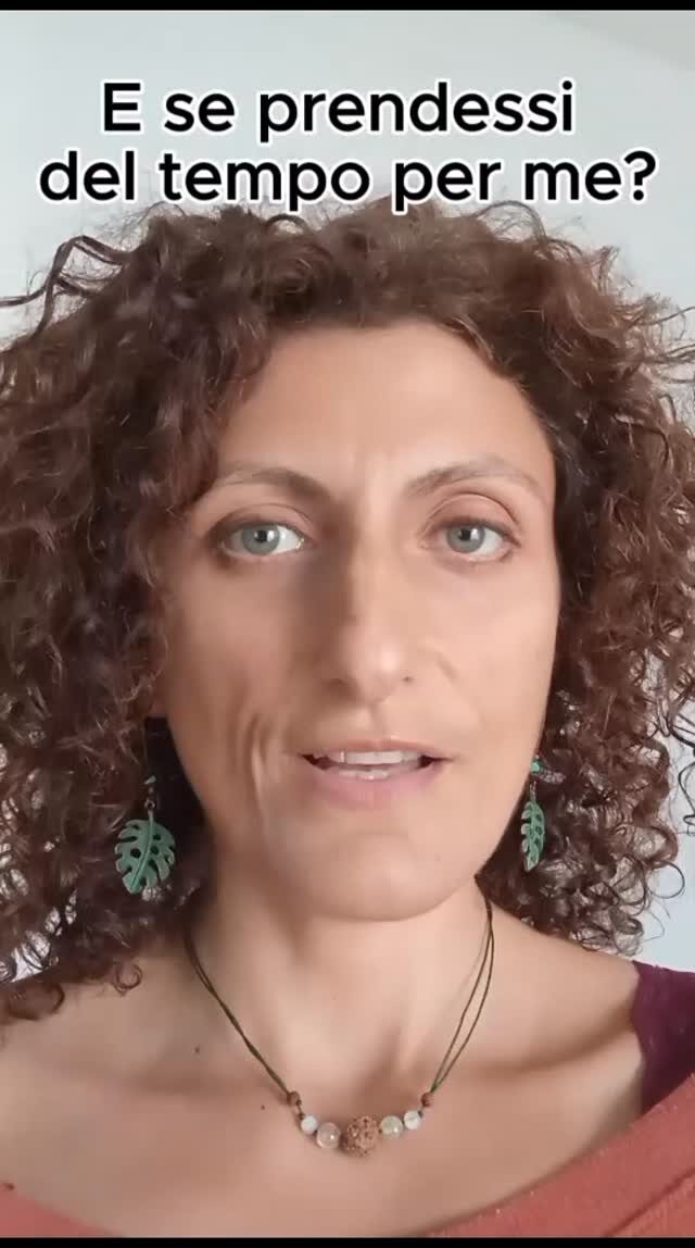 RISOLUZIONE SOMATICA 
dei blocchi emotivi e corporei, attraverso la regolazione indiretta del Sistema Nervoso.
Cosa ti impedisce di esprimerti per quello che sei?
In questo Percorso, ti guido a entrare in contatto con la tua essenza più autentica, in uno spazio di ascolto sicuro ed empatico.
Liberando le energie congelate nel Corpo e permettendoti di tornare a sentire davvero e non solo a pensare di sentire.
"Solo quando torni a sentiTI, puoi Scegliere veramente"
Nel piacere di stare insieme, ritrovando l'armonia della Comunità Umana, possiamo riscoprire gli strumenti per riconnetterci con chi Siamo veramente. 
... E vivere con gioia!
CALENDARIO 
ilgiardinocurativo.it/calendario 
(link in bio)
ATTIVITÀ 
ilgiardinocurativo.it/attivita
(vedi sito web)
CONTATTI
ilgiardinocurativo.it (link in bio)
e-mail:  info@ilgiardinocurativo.it
whatsapp: 378 069 7312
Telegram:  Ilaria - il Giardino Curativo
Facebook:  Ilaria - il Giardino Curativo
Instagram: Ilaria.GiardinoCurativo
TikTok:  @giardinocurativo
YouTube: Ilaria - Il Giardino Curativo
#lavorosudise #ricercainteriore #ricercapersonale #relazioni #costellazionifamiliarisistemiche #costellazionifamiliari #eventiolistici #ricercadellafelicità #donna #coppia #famiglia #salute #sciamanismo #lavorointeriore #costellazionisicilia #costellazionitoscana